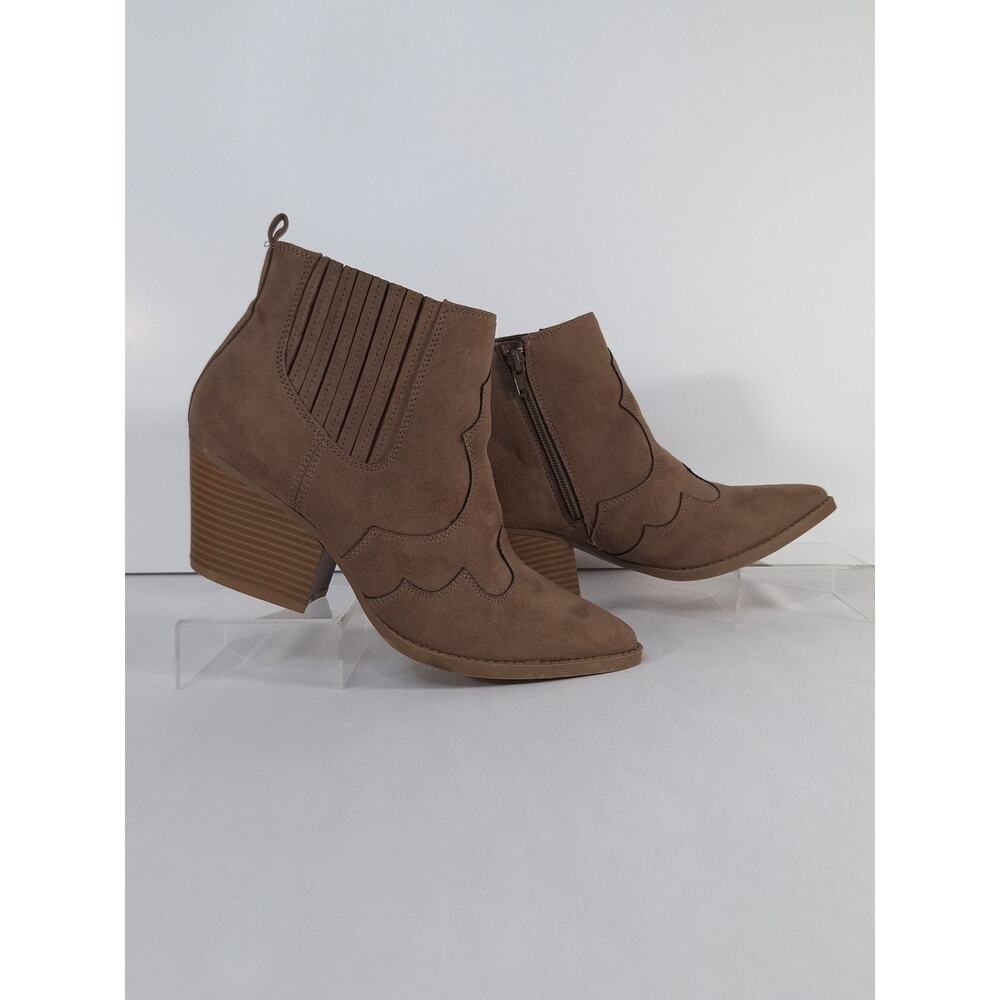American Rag Kayla Women’s 9 Brown Ankle Booties Western Faux Suede Almost NWOT